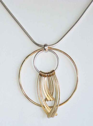 Necklace with Curved Lashes